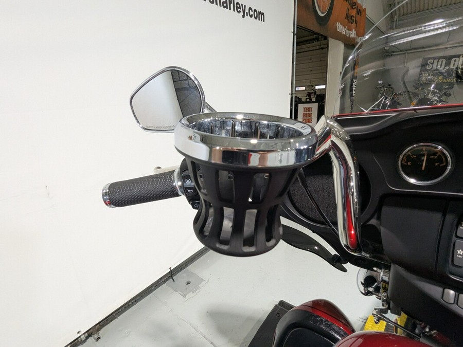 2019 Harley-Davidson® Tri Glide® Ultra Wicked Red/Barracuda Silver