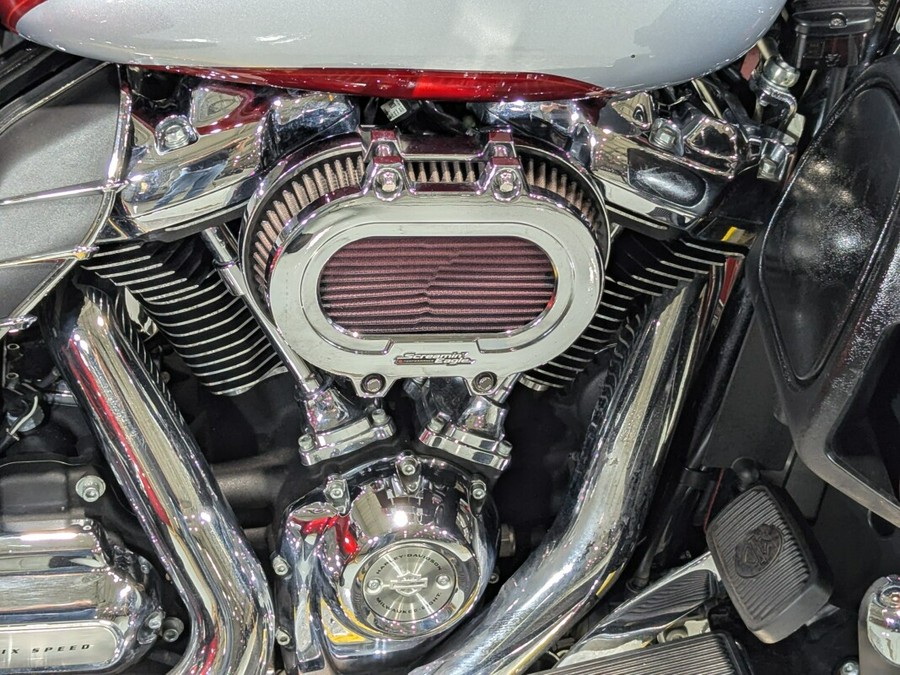 2019 Harley-Davidson® Tri Glide® Ultra Wicked Red/Barracuda Silver