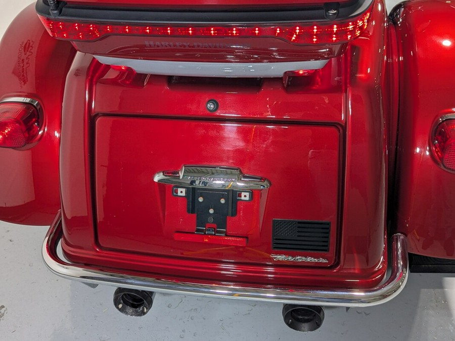 2019 Harley-Davidson® Tri Glide® Ultra Wicked Red/Barracuda Silver