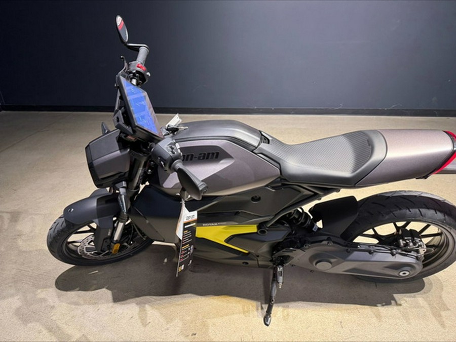 2025 Can-Am Pulse Carbon Black