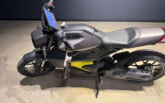 2025 Can-Am Pulse Carbon Black