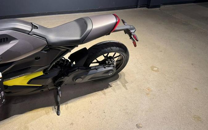 2025 Can-Am Pulse Carbon Black