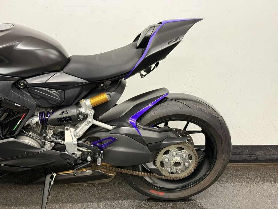 2024 Ducati Panigale V2 Black on Black