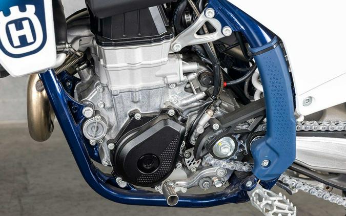 2025 Husqvarna FC 450 - SM384656