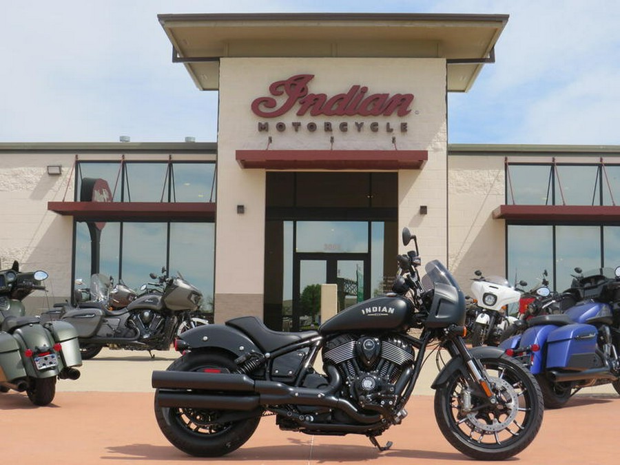 2024 Indian Motorcycle® Sport Chief Black Smoke