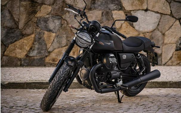 2023 Moto Guzzi V7 Stone