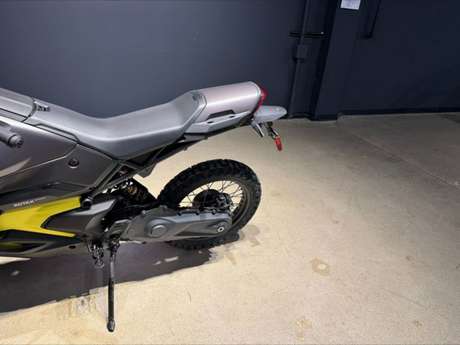 2025 Can-Am Origin Carbon Black