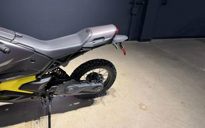 2025 Can-Am Origin Carbon Black