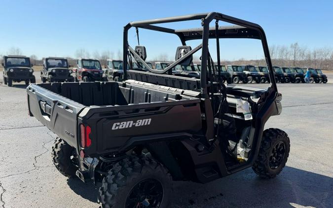 2025 Can-Am Defender HD9