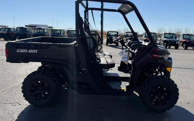 2025 Can-Am Defender HD9