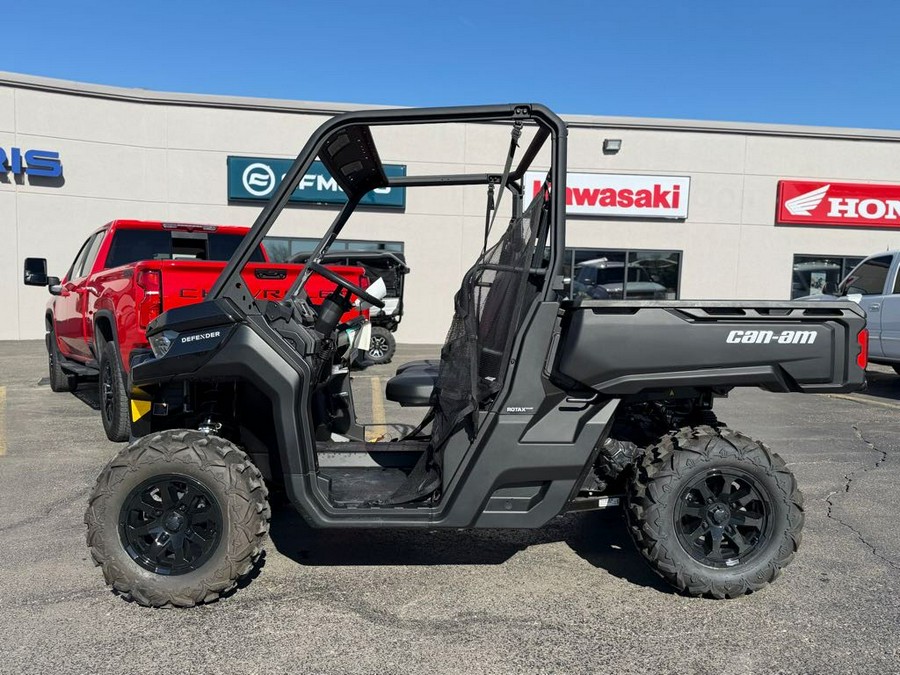 2025 Can-Am Defender HD9