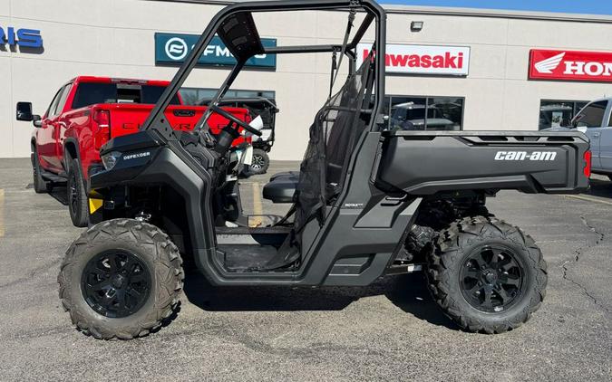 2025 Can-Am Defender HD9