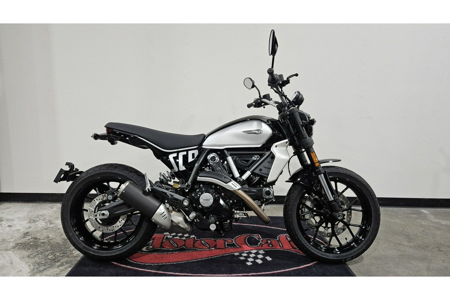 2024 Ducati 800 ICON Demo