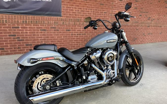 2026 Harley-Davidson® Street Bob® Dark Billiard Gray Chrome Cast Wheels