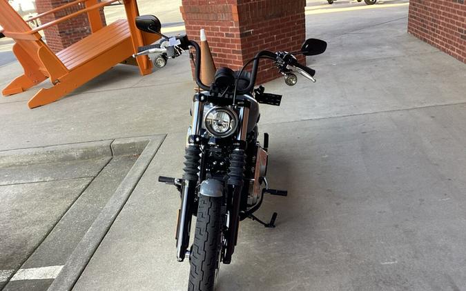 2026 Harley-Davidson® Street Bob® Dark Billiard Gray Chrome Cast Wheels