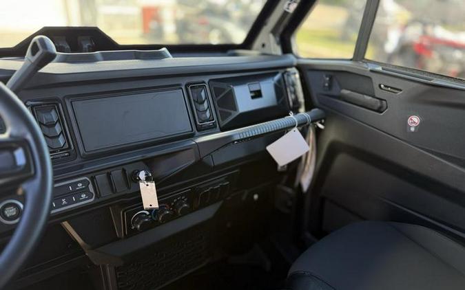 2026 Can-Am® Defender MAX XT CAB HD11