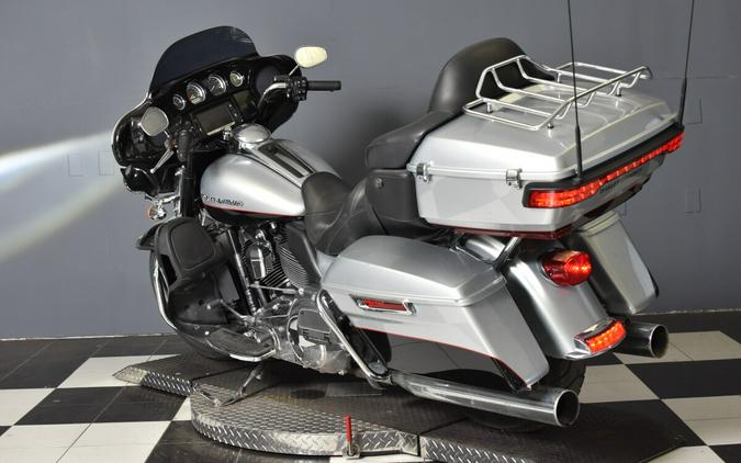 2015 Harley-Davidson Ultra Limited Two-Tone Brilliant Silver Pearl/Vivid Black