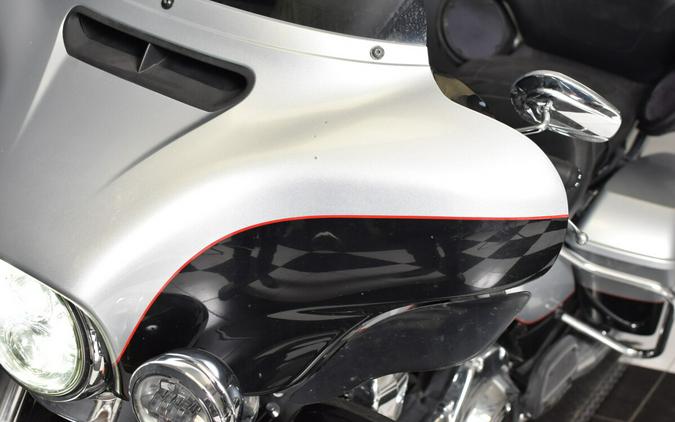 2015 Harley-Davidson Ultra Limited Two-Tone Brilliant Silver Pearl/Vivid Black