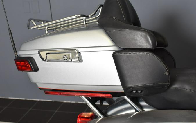 2015 Harley-Davidson Ultra Limited Two-Tone Brilliant Silver Pearl/Vivid Black