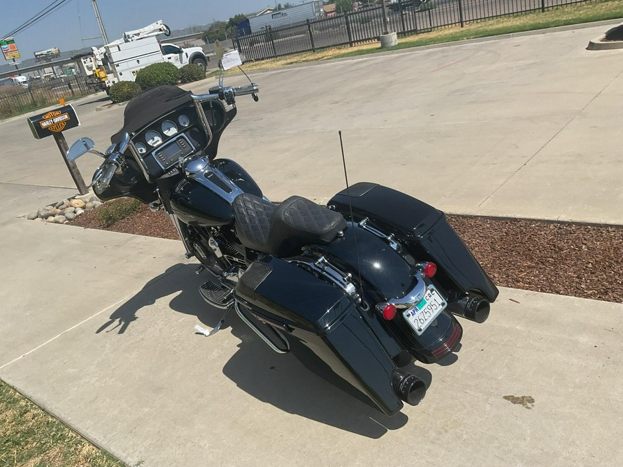 FLHX 2014 Street Glide®