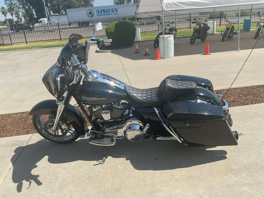 FLHX 2014 Street Glide®