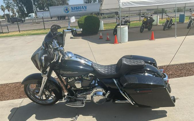 FLHX 2014 Street Glide®