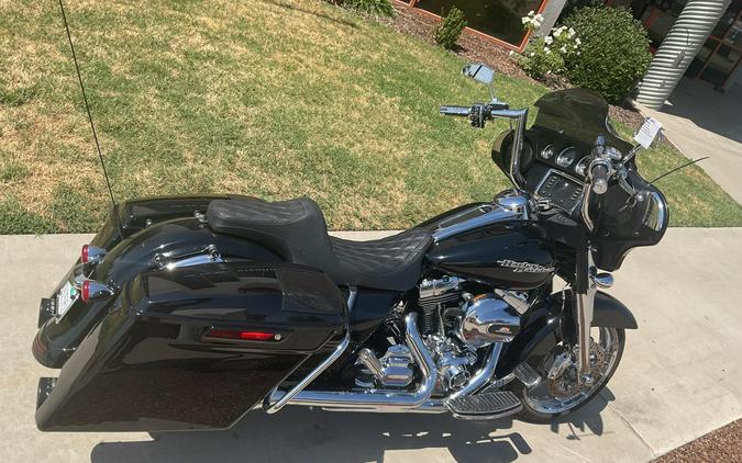 FLHX 2014 Street Glide®