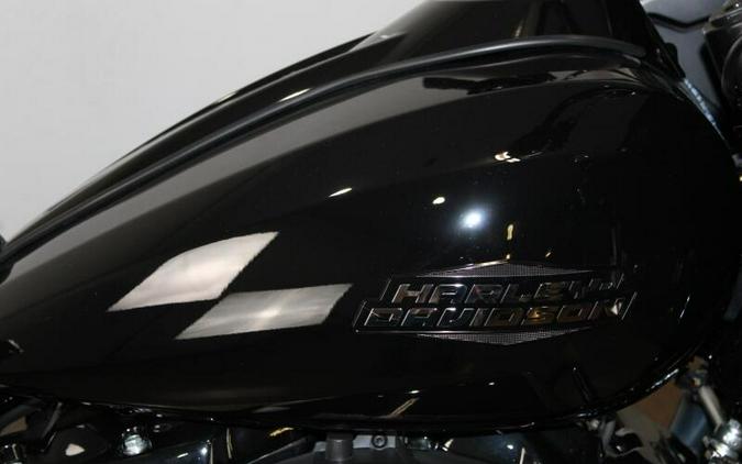 2026 Harley-Davidson® Road Glide® VIVID BLACK