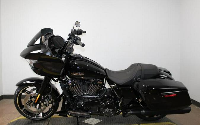 2026 Harley-Davidson® Road Glide® VIVID BLACK