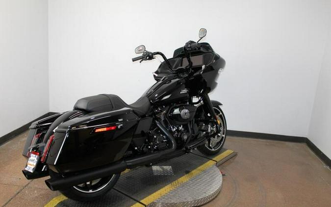2026 Harley-Davidson® Road Glide® VIVID BLACK