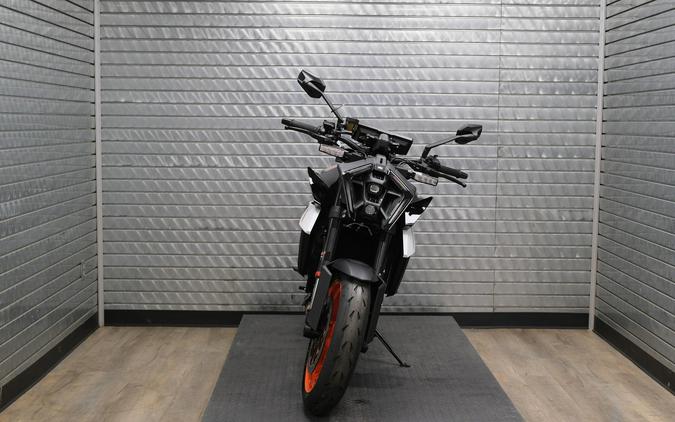 2026 KTM 990 DUKE R