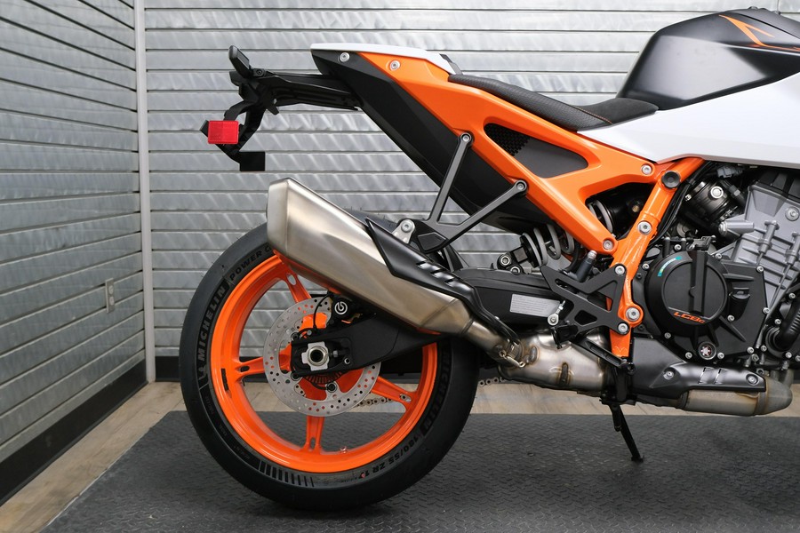 2026 KTM 990 DUKE R