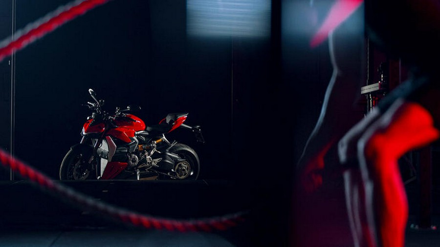 2024 Ducati Streetfighter V2 Red