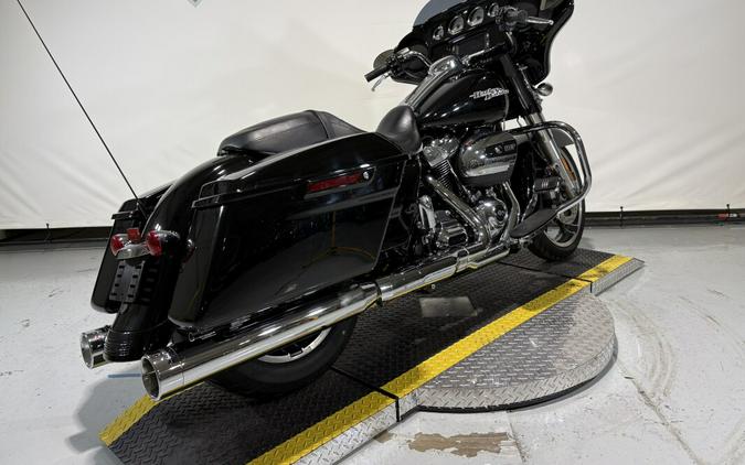 2017 Harley-Davidson® Street Glide® Special Vivid Black