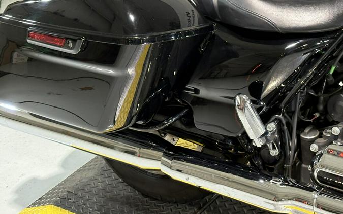 2017 Harley-Davidson® Street Glide® Special Vivid Black