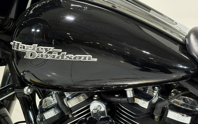 2017 Harley-Davidson® Street Glide® Special Vivid Black