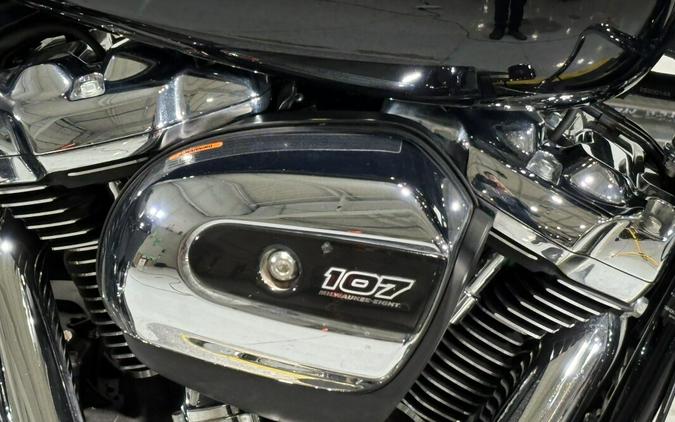 2017 Harley-Davidson® Street Glide® Special Vivid Black