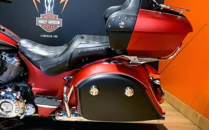 2019 Indian Motorcycle® Roadmaster® Icon Series Ruby Smoke/Thunder Black