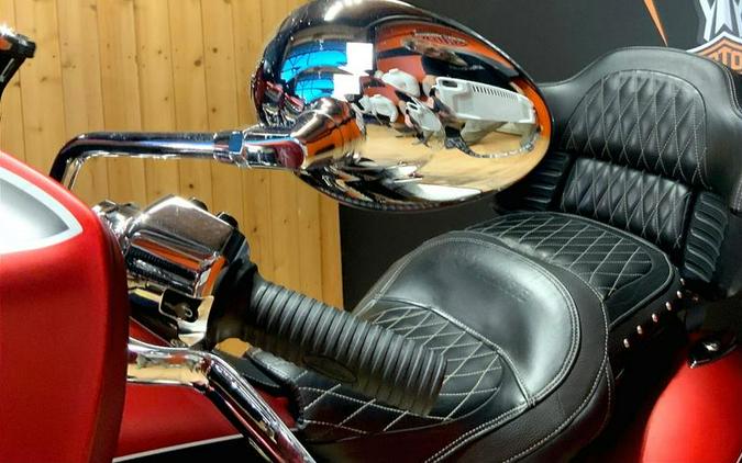 2019 Indian Motorcycle® Roadmaster® Icon Series Ruby Smoke/Thunder Black