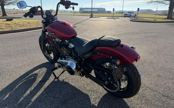 2026 Harley-Davidson® Street Bob® Brilliant Red - Chrome w/Laced Wheels