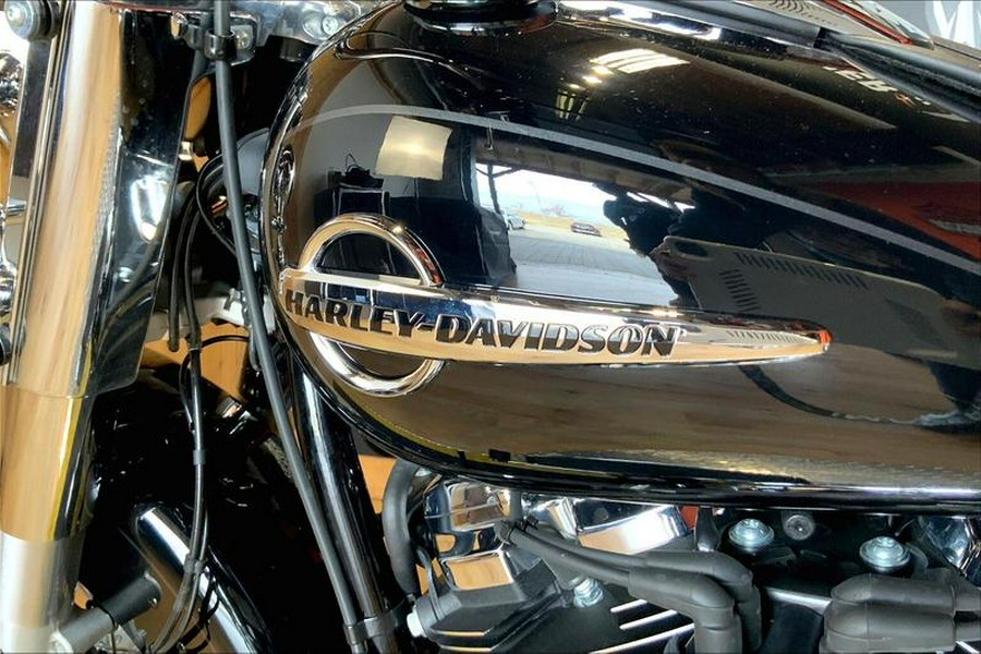 2020 Harley-Davidson® FLHC - Softail® Heritage Classic