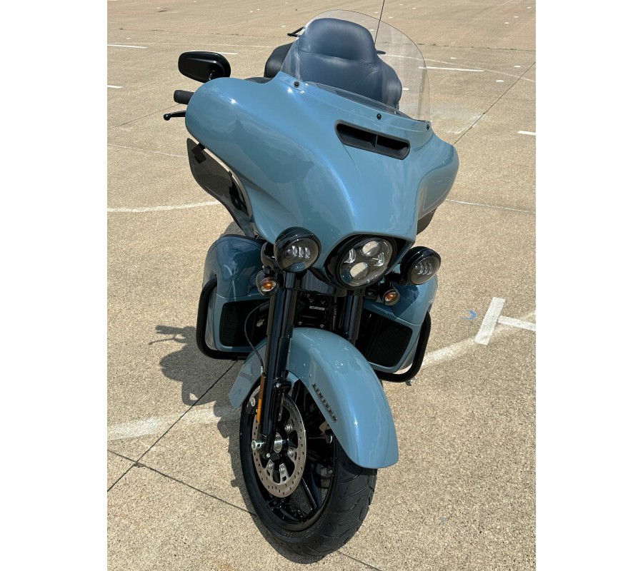 2024 Harley-Davidson Ultra Limited Sharkskin Blue - Black Finish