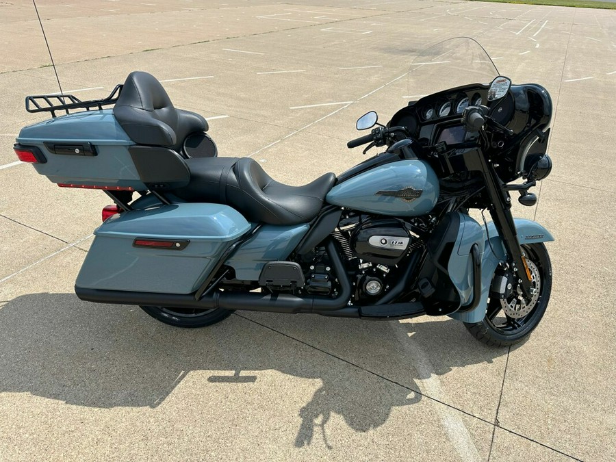 2024 Harley-Davidson Ultra Limited Sharkskin Blue - Black Finish