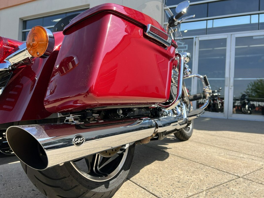 2021 Harley-Davidson Road King Billiard Red