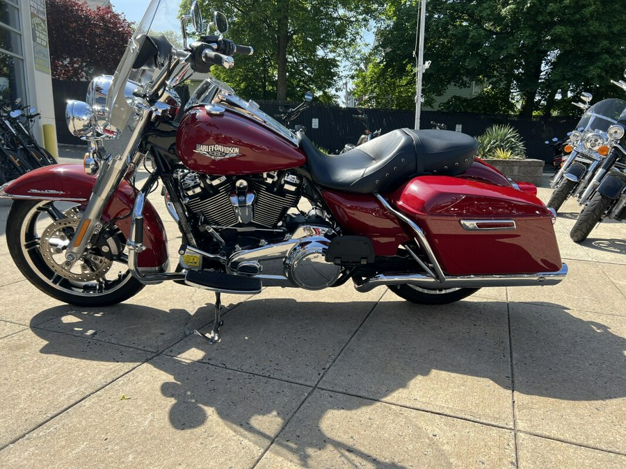 2021 Harley-Davidson Road King Billiard Red