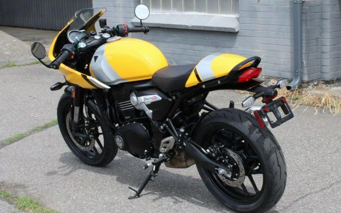 2026 Triumph Thruxton 400 Metallic Racing Yellow / Aluminium Silver