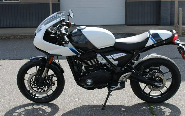 2026 Triumph Thruxton 400 Pearl Metallic White / Storm Grey