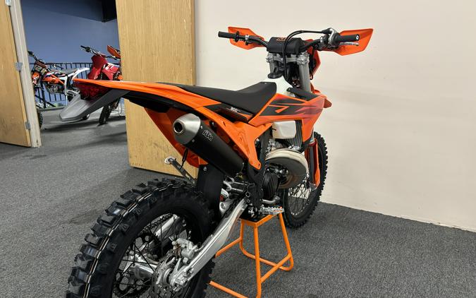 2027 KTM XC 300 W