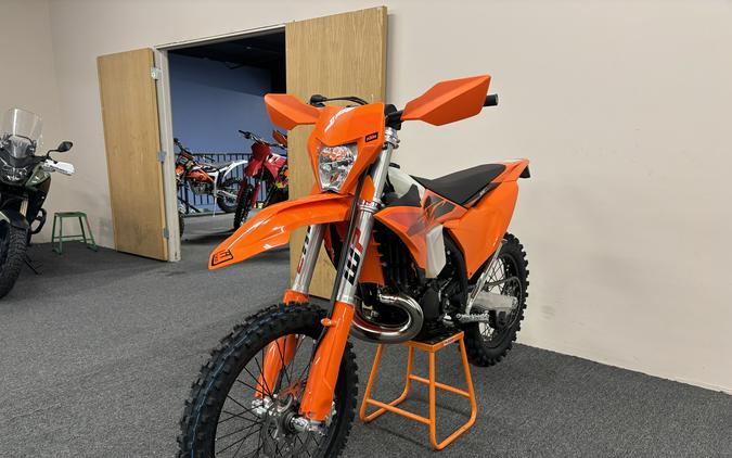 2027 KTM XC 300 W
