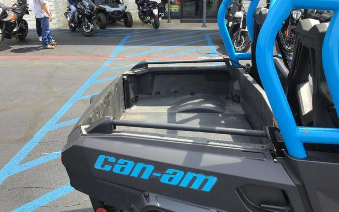 2019 Can-Am® Commander™ XT™ 800R Carbon Black & Octane Blue